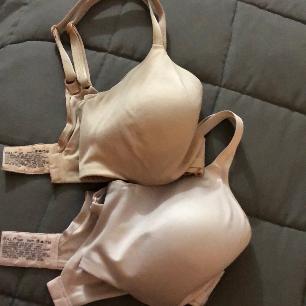 2 36B Bali underwire bras w/petal padding